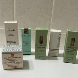 Clinique Moisture Surge Overnight Mask - Green and White